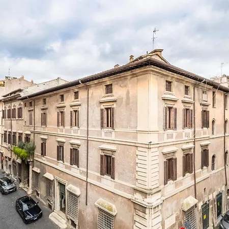 Casa Giulia By Burghesius Rome